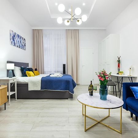 Bluebird Apt Old Town & Wawel Hill By Vistula River - By Homelike Cracóvia Exterior foto