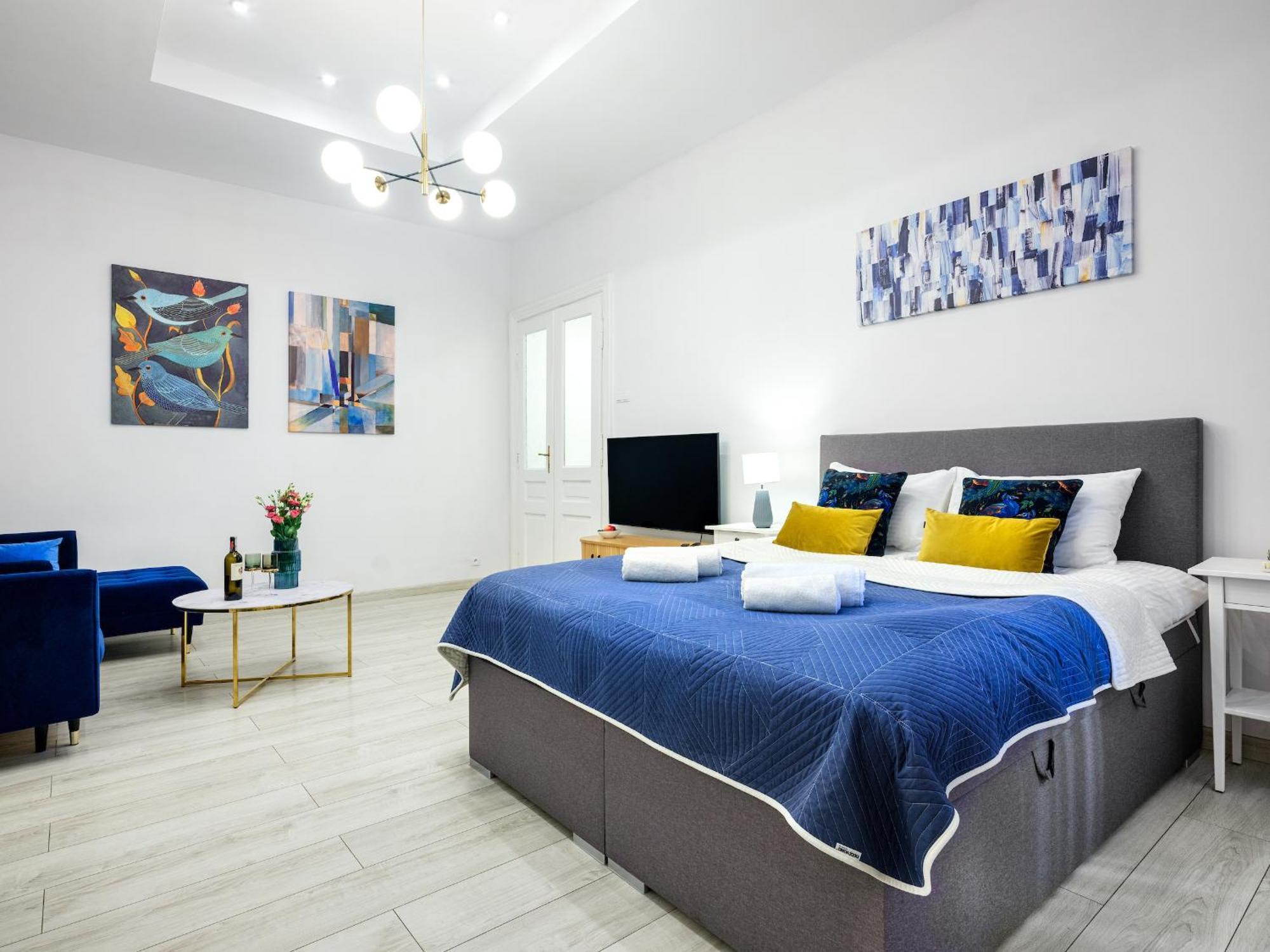 Bluebird Apt Old Town & Wawel Hill By Vistula River - By Homelike Cracóvia Exterior foto